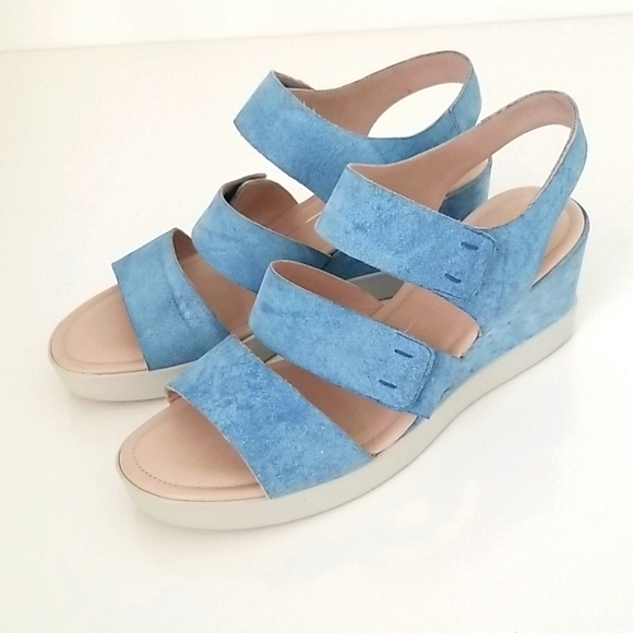 ECCO Sandals - Picture 2 of 7